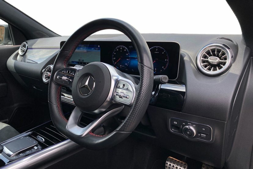 Mercedes-Benz GLA Class 2.0 Gla220d Amg Line Premium Suv 8G-d Black #5