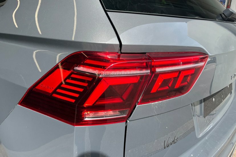 Volkswagen Tiguan Active Red #37