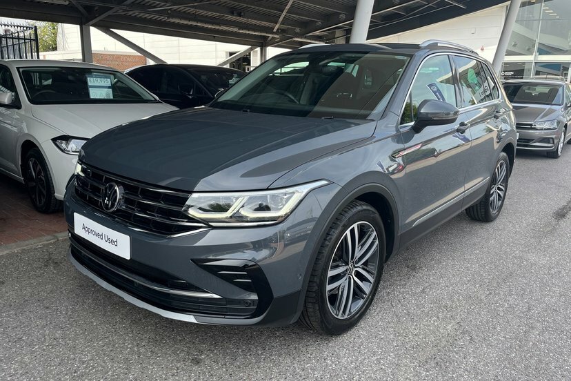 Volkswagen Tiguan Active Red #39