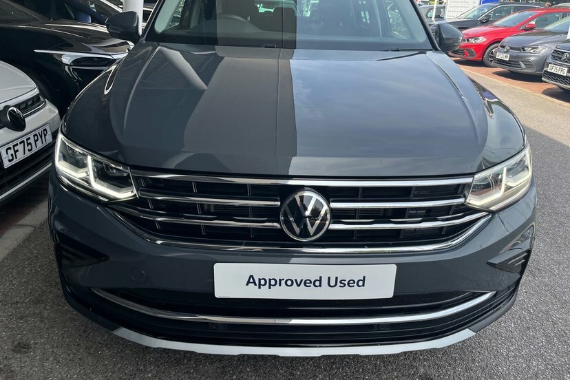 Volkswagen Tiguan Active Red #38