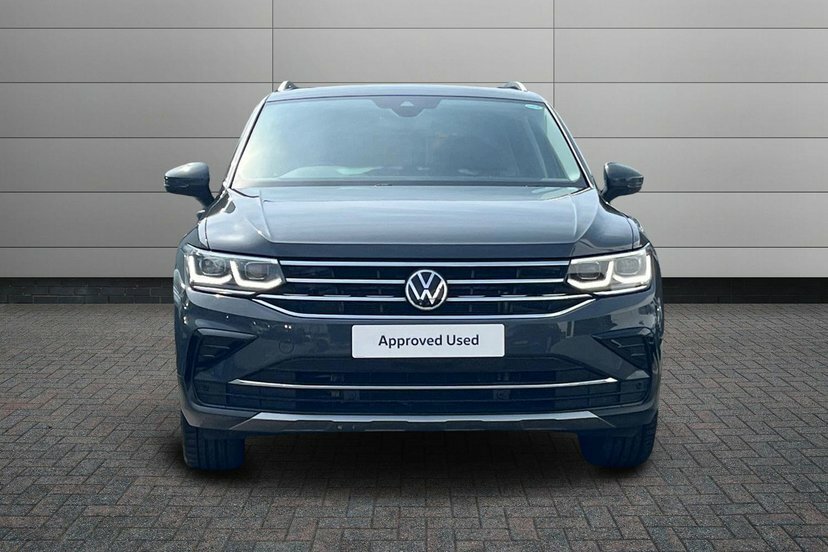 Volkswagen Tiguan Active Red #7