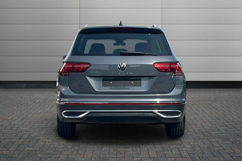 Volkswagen Tiguan Active Red #12