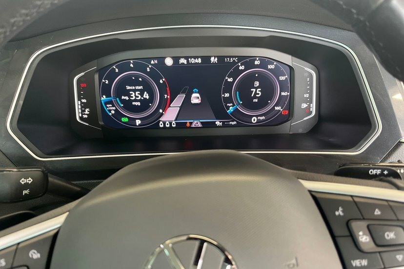 Volkswagen Tiguan Active Red #13