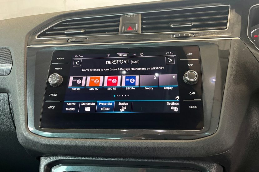 Volkswagen Tiguan Active Red #14