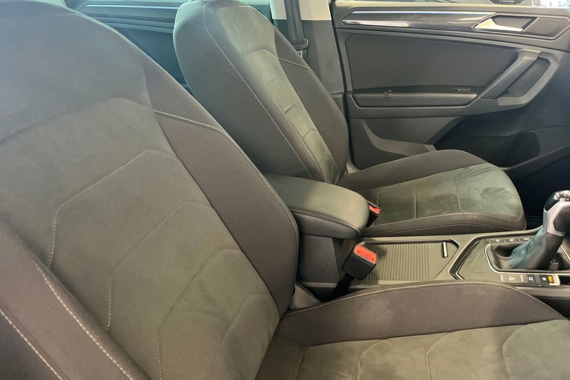 Volkswagen Tiguan Active Red #21