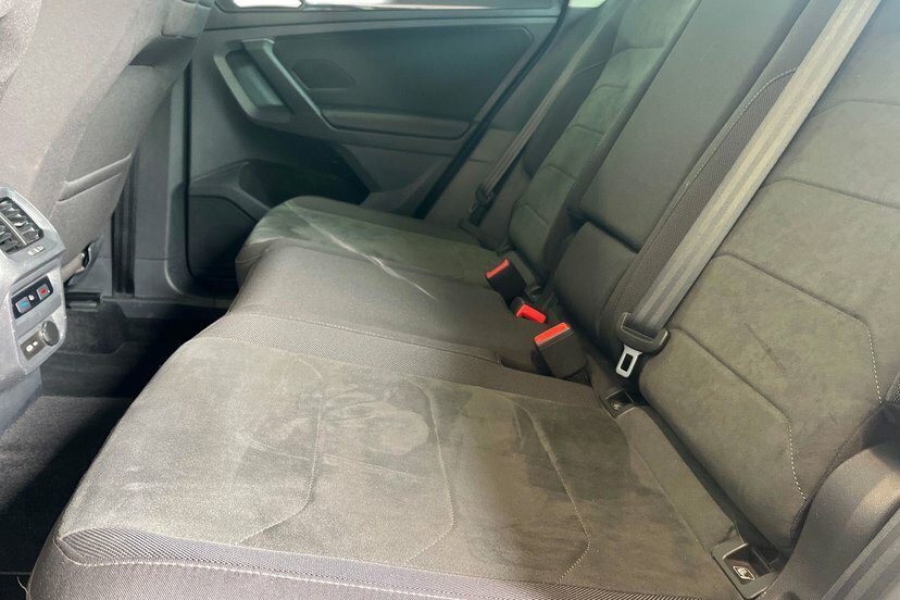 Volkswagen Tiguan Active Red #8