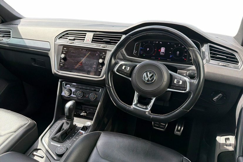 Volkswagen Tiguan 2.0 Tdi R-line Tech Suv Dsg 4Motion 19 KM69DJZ Black #6
