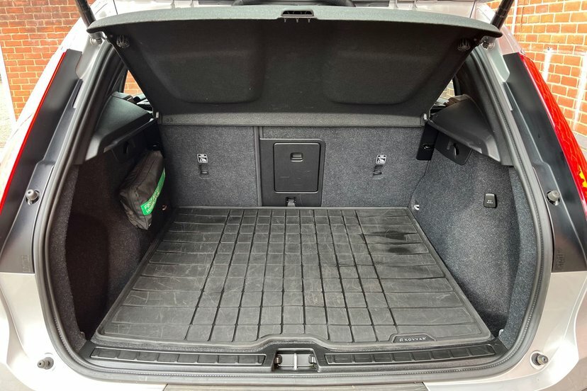 Volvo XC40 2.0 B3p Ultimate Dark Black #9