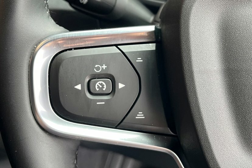 Volvo XC40 2.0 B3p Ultimate Dark Black #18