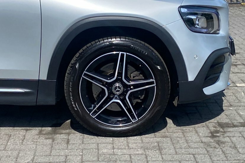 Mercedes-Benz GLB Class 2.0 Glb220d Amg Line Executive Suv 8G Silver #4