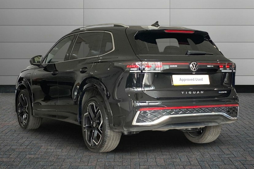 Volkswagen Tiguan 1.5 Tsi Ehybrid 19.7Kwh R-line Suv Plug KM75UOC Black #3