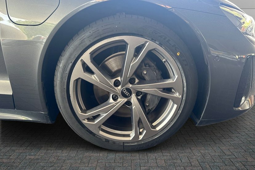 Audi E Tron GT 93.4Kwh Saloon Quattro 476 Ps Grey #5