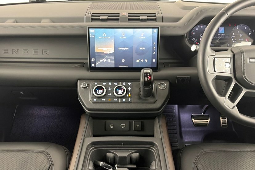 Land Rover Defender 110 P400e X-dynamic Hse Black #14