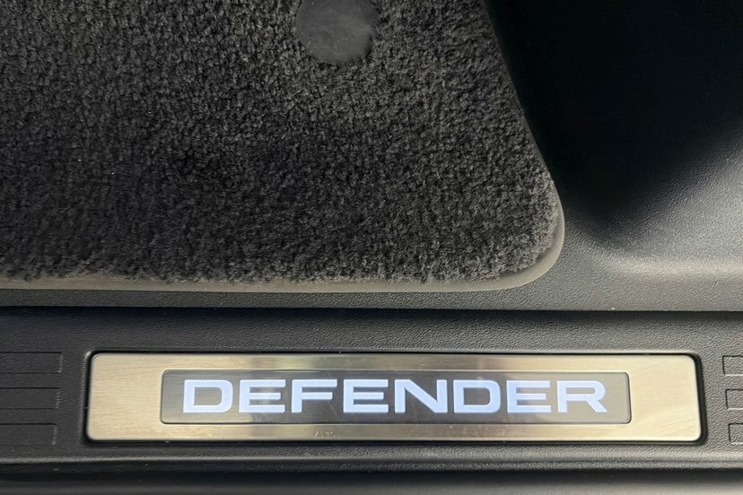 Land Rover Defender 110 P400e X-dynamic Hse Black #33