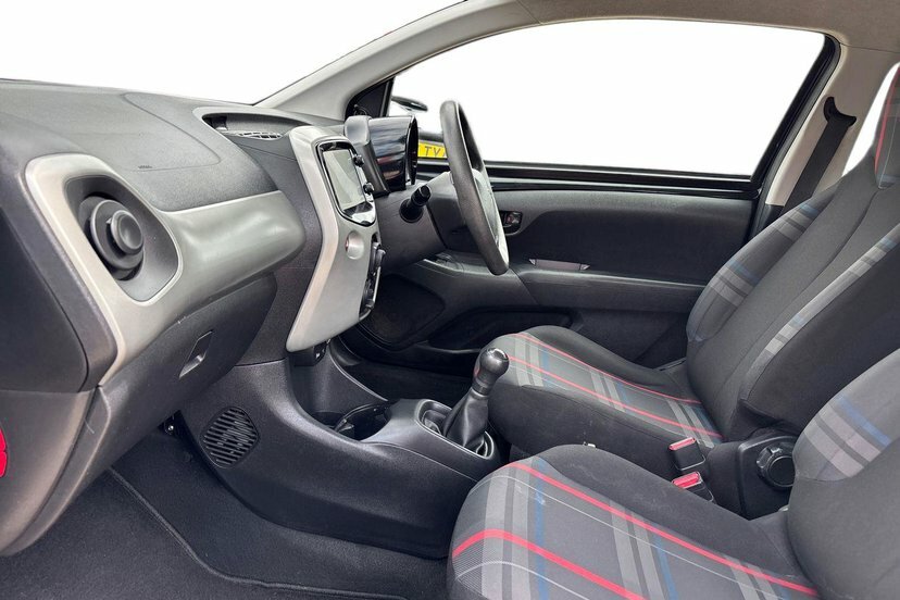 Peugeot 108 1.0 Vti Active Hatchback Euro 5 Black #2