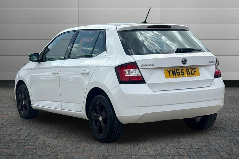 Skoda Fabia 1.2 Tsi Se Hatchback 90 Ps White #3