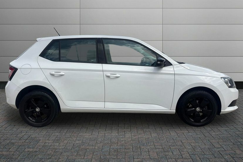Skoda Fabia 1.2 Tsi Se Hatchback 90 Ps White #4