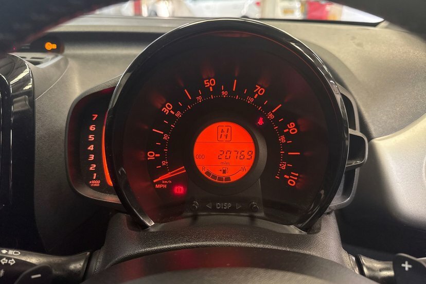 Citroen C1 1.2 Puretech Feel Euro 6 Red #21