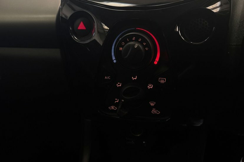 Citroen C1 1.2 Puretech Feel Euro 6 Red #28