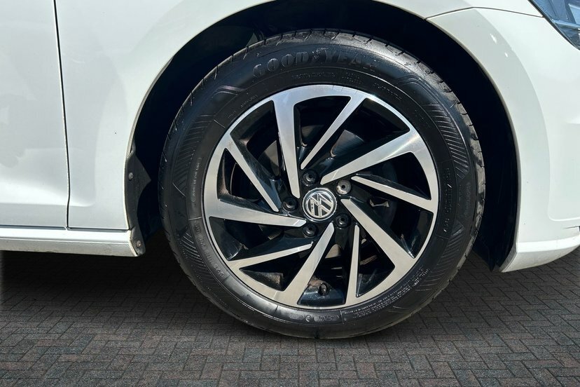 Volkswagen Golf 1.5 Tsi Evo Match Hatchback 130 KJ19XGA White #5
