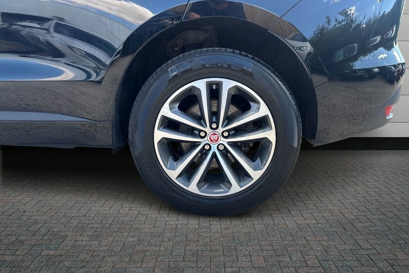 Jaguar F-Pace 2.0 D180 R-sport Suv 180 Ps Black #5