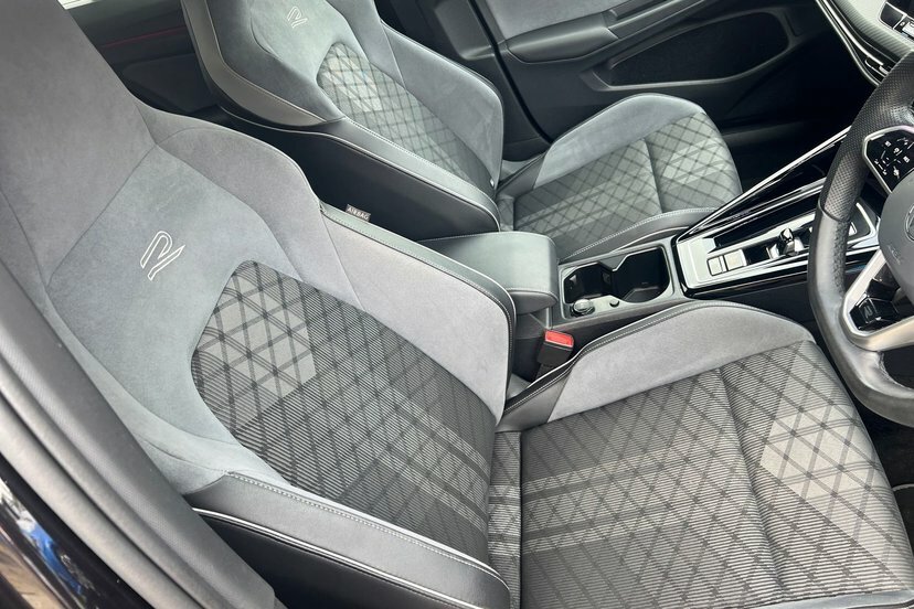 Volkswagen Golf Life Tsi #31
