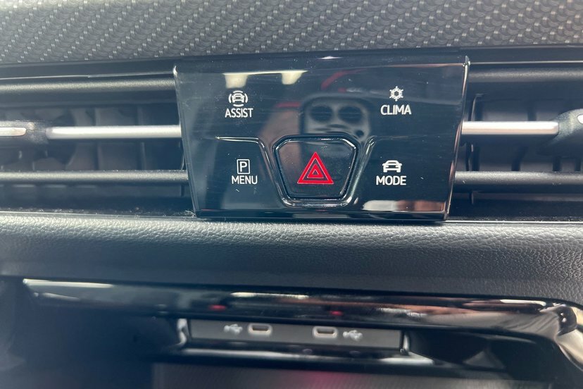 Volkswagen Golf Life Tsi #33