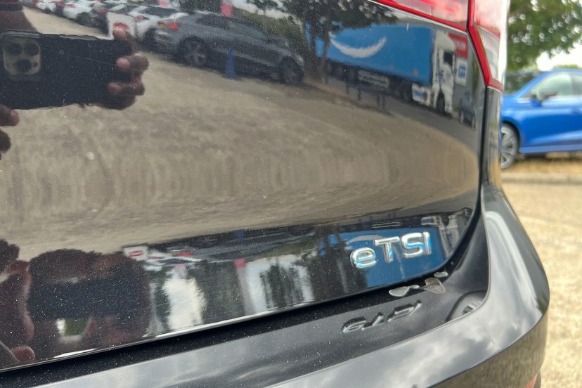 Volkswagen Golf Life Tsi #41