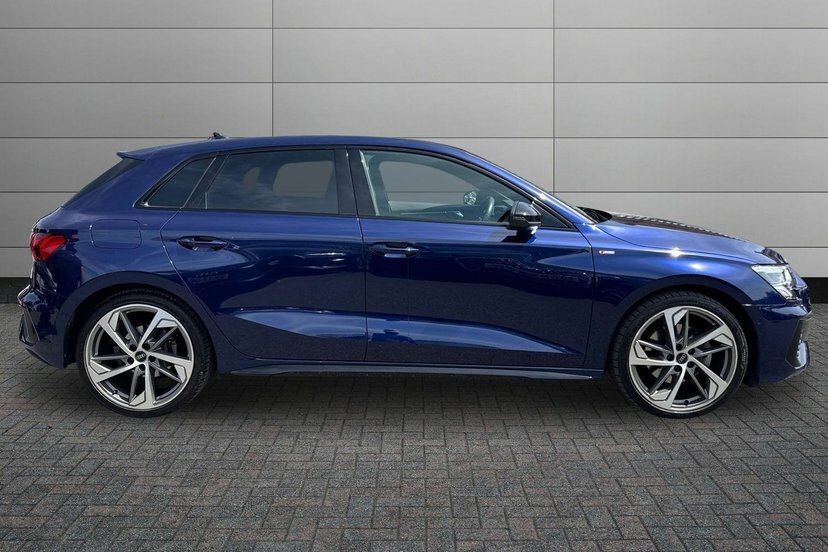 Audi A3 1.5 Tfsi 35 Black Edition Sportback S T Blue #4