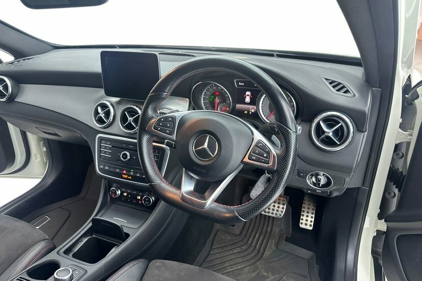 Mercedes-Benz GLA Class 2.1 Gla220d Amg Line Premium Suv 7G-d DY66HXT White #6