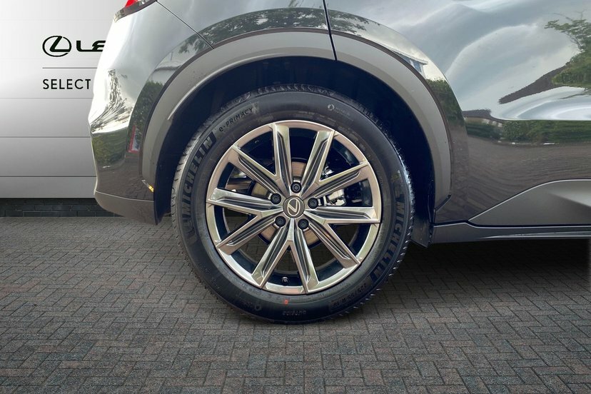 Lexus LBX 1.5 Vvt-ie Premium Plus Suv Hybrid E-cv Black #5