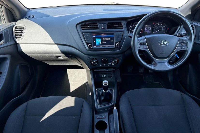 Hyundai I20 1.2 Go Se Hatchback 84 Ps Grey #6
