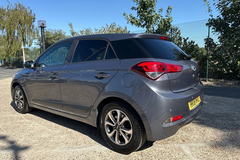 Hyundai I20 1.2 Se White #31