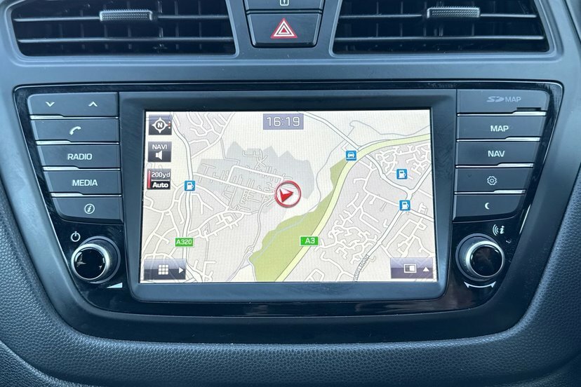 Hyundai I20 1.2 Se White #16