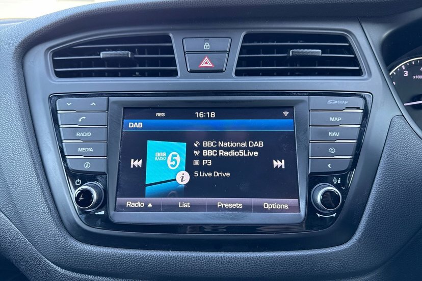 Hyundai I20 1.2 Se White #14