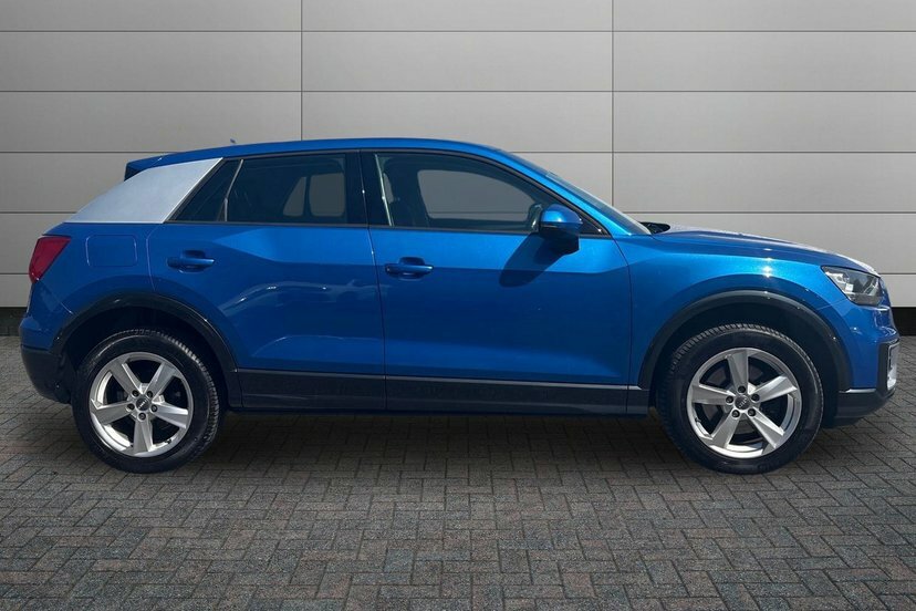 Audi Q2 1.0 Tfsi Sport Suv 116 Ps RJ18WHX Blue #4