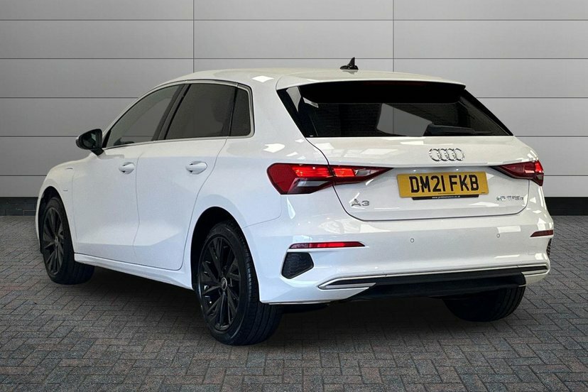 Audi A3 1.4 Tfsie 40 Sport Sportback Plug-in Hy White #3
