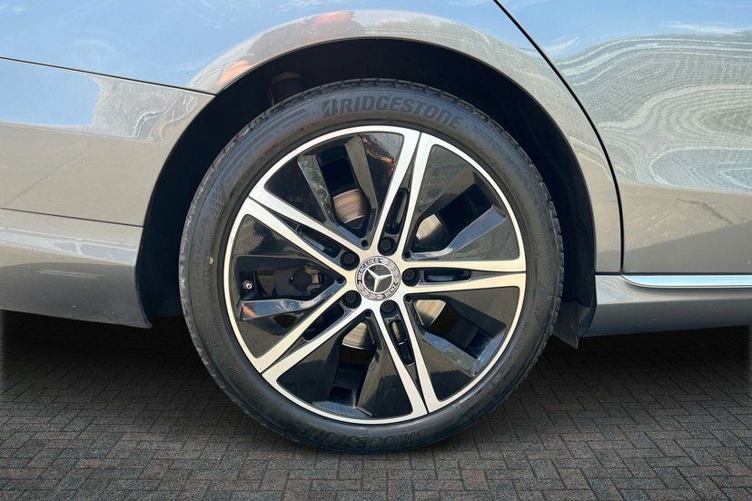 Mercedes-Benz C Class C220d Sport Saloon KW70SKJ Grey #4