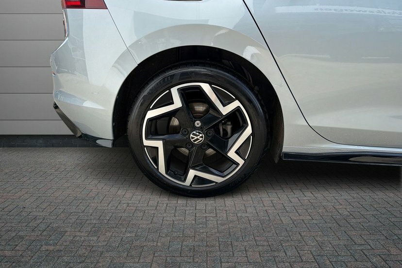 Volkswagen Golf 1.5 Etsi Mhev R-line Hatchback Hybrid D GL25KZV Silver #5