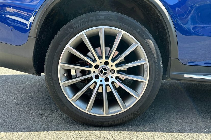 Mercedes-Benz GLC Class 2.0 Glc300de 13.5Kwh Amg Line Premium Coupe Blue #4