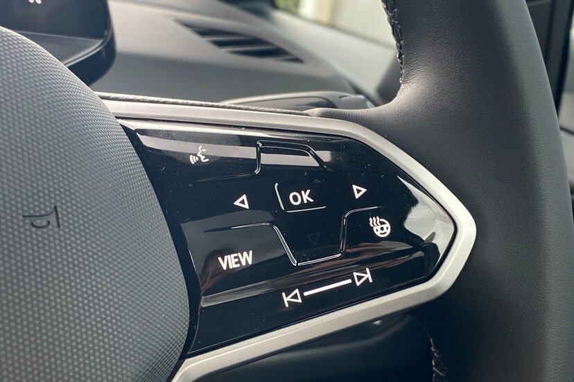 Volkswagen ID.3 Pro 59Kwh Essential Hatchback 2 Black #38