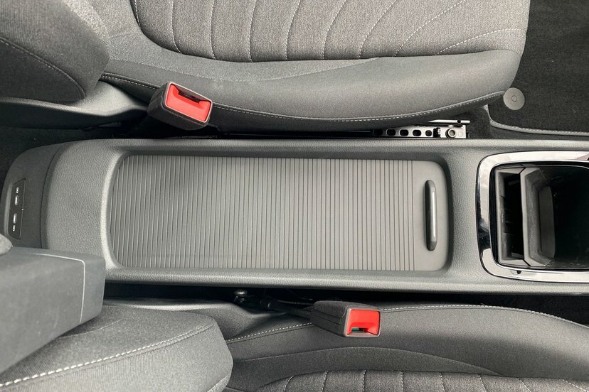 Volkswagen ID.3 Pro 59Kwh Essential Hatchback 2 Black #49