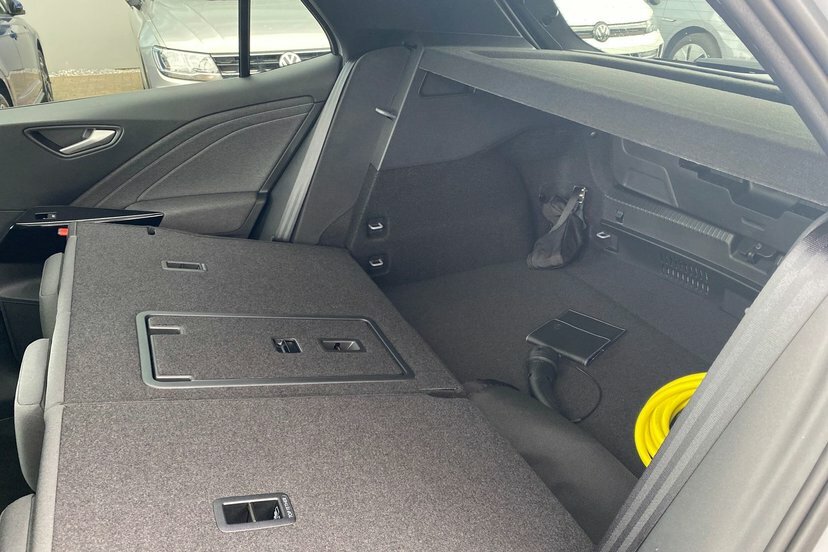 Volkswagen ID.3 Pro 59Kwh Essential Hatchback 2 Black #20