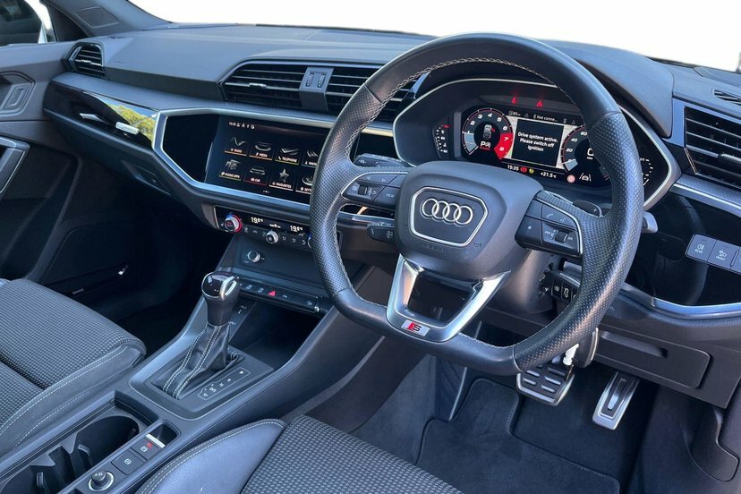 Audi Q3 1.5 Tfsi Cod 35 Black Edition Sportback Black #6