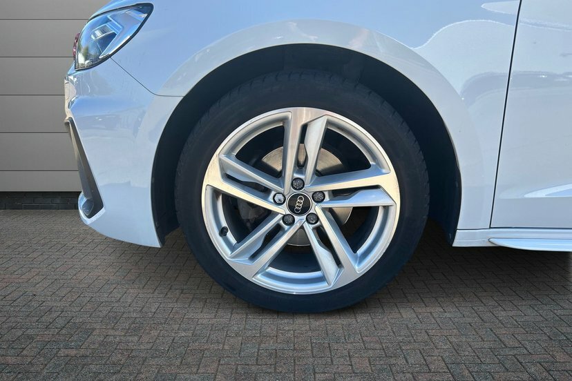 Audi A1 1.0 Tfsi 30 S Line Sportback S Tronic White #5