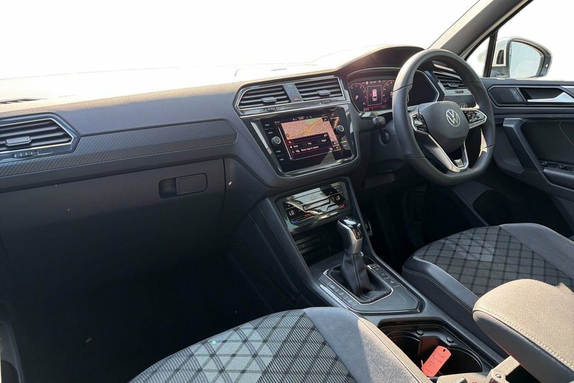 Volkswagen Tiguan 1.5 Tsi R-line Suv Dsg 150 Ps GY70VUV White #2