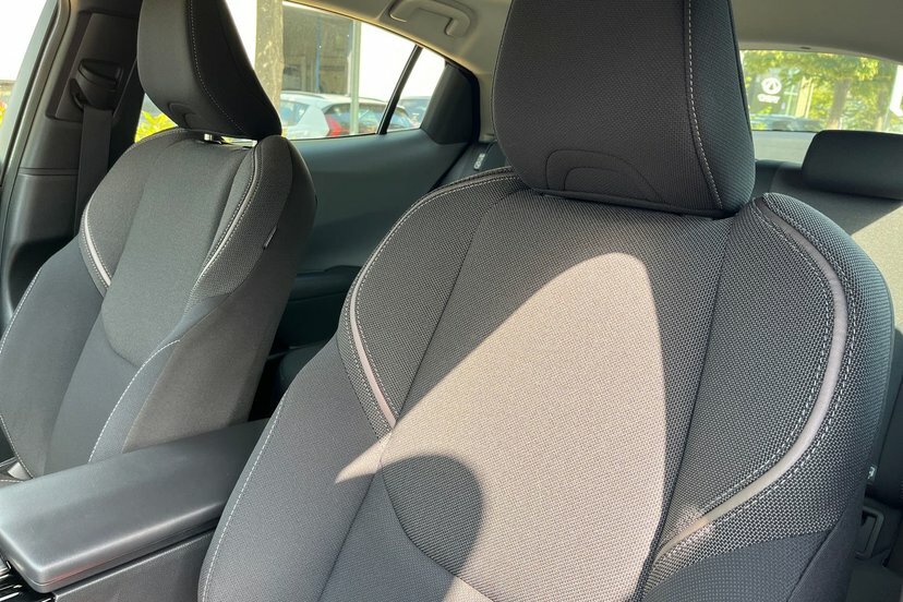 Toyota Prius 2.0 Phev Excel Cvt White #27
