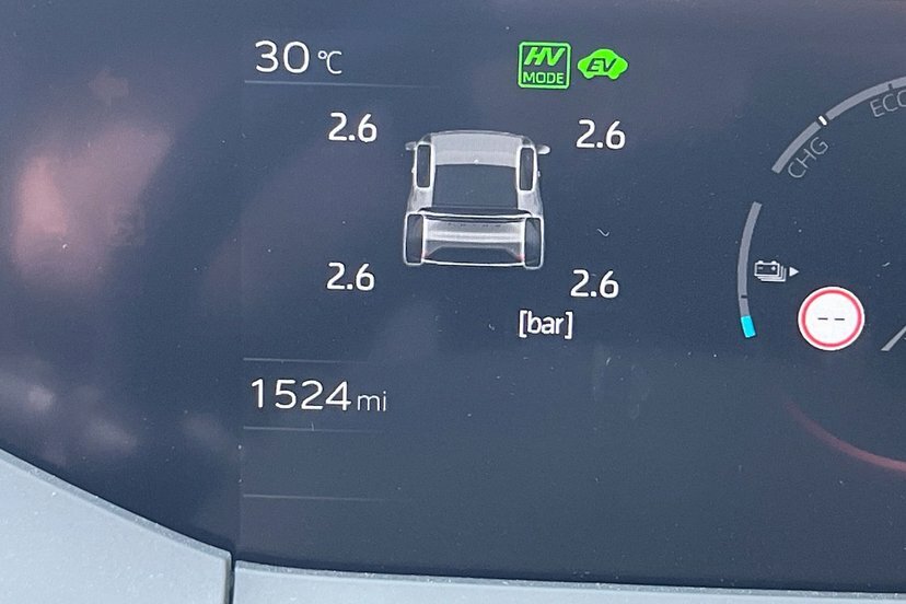Toyota Prius 2.0 Phev Excel Cvt White #15