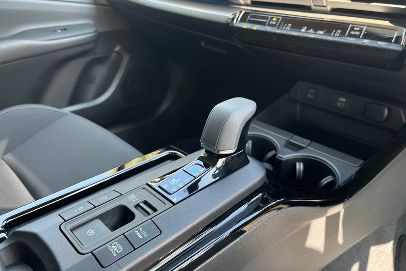 Toyota Prius 2.0 Phev Excel Cvt White #8