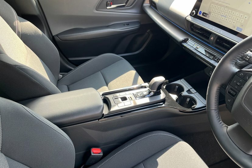 Toyota Prius 2.0 Phev Excel Cvt White #24